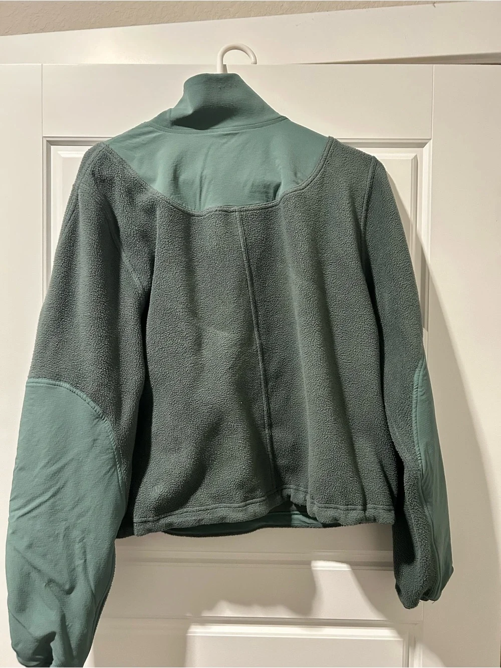 Lululemon Fleece + Ripstop Hiking Pullover Dark Forest /
Medium Forest/ size 8 - Picture 6 of 7